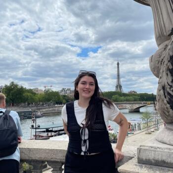 Babysitter in Paris: Anais