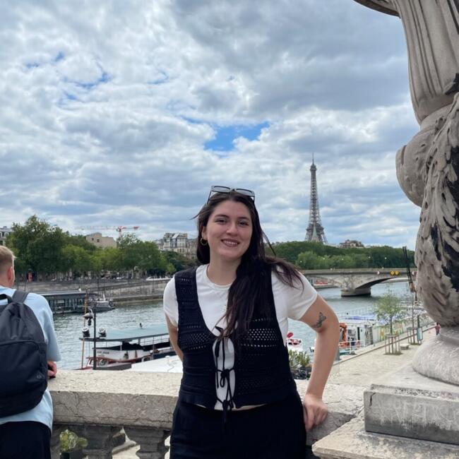 Babysitter in Paris: Anais