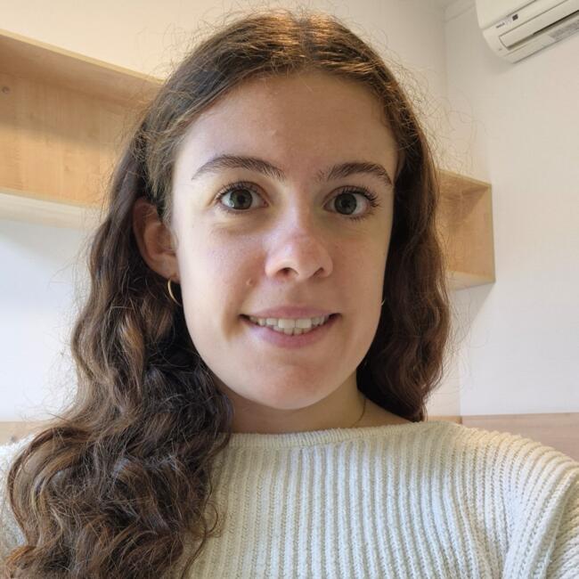 Babysitter in Sydney: Élise