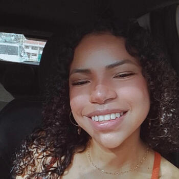 Babysitter in Curitiba: Emanuelly