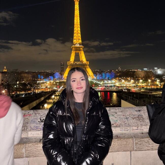 Babysitter in Bagneaux-sur-Loing: Emmy