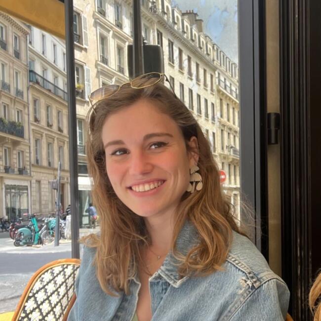 Babysitter in Lyon: Eva