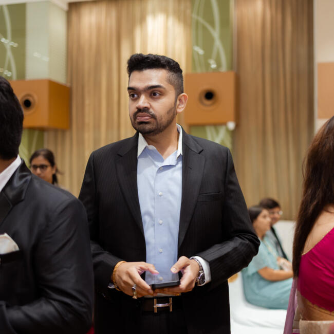 बम्बई में बेबीसिटिंग की नौकरी: Jinang