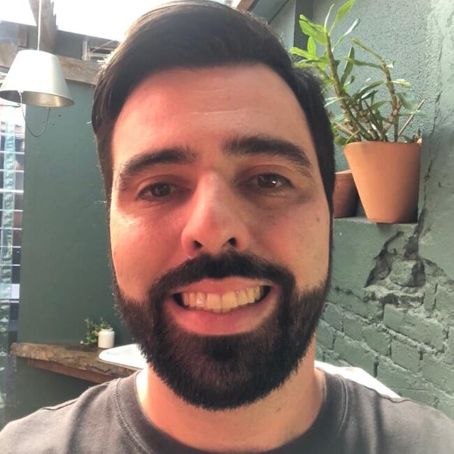 Emprego de babá em Botucatu: João