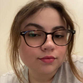 Baby-sitter in Kingston: Avalon