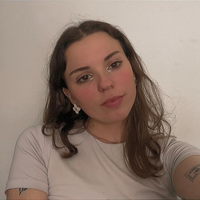 Babysitter in Mons: Estelle