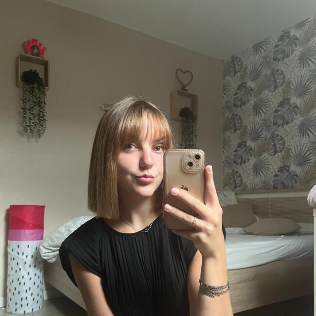 Babysitter in Croix: Leighane