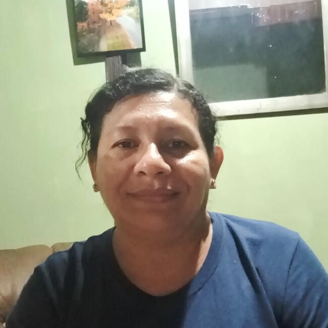 Babysitter in San Pablo: Lillian