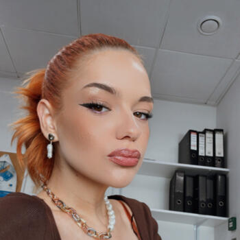 Babysitter Latsia: Δεσποινα