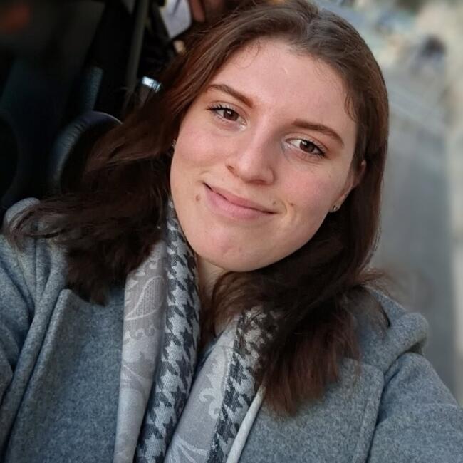 Babysitter in Nice: Laura