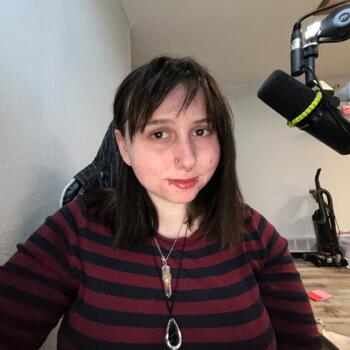 Babysitter in Sioux Falls: Angela