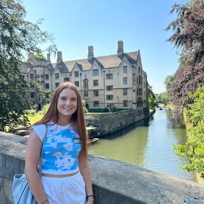 Babysitter in Dublin: Lily