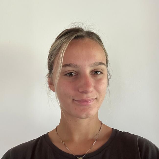 Babysitter in Singapore: Margarita