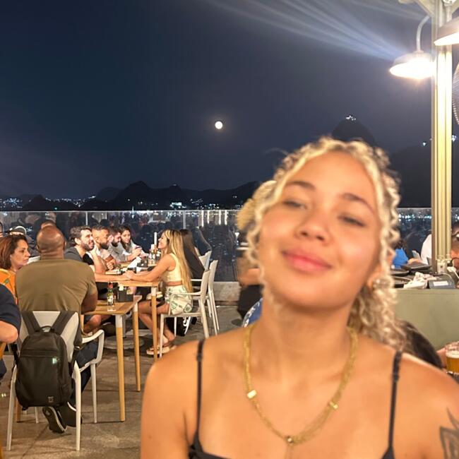 Babysitter em Odivelas: Layssa