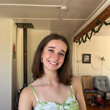 Babysitter in Christchurch: Emily