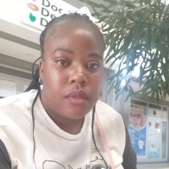 Babysitter Pretoria: Leah