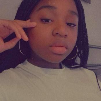 Opiekunka dla dziecka Liège: Naomie