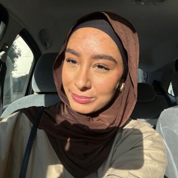 Baby-sitter in Colombes: Mounia