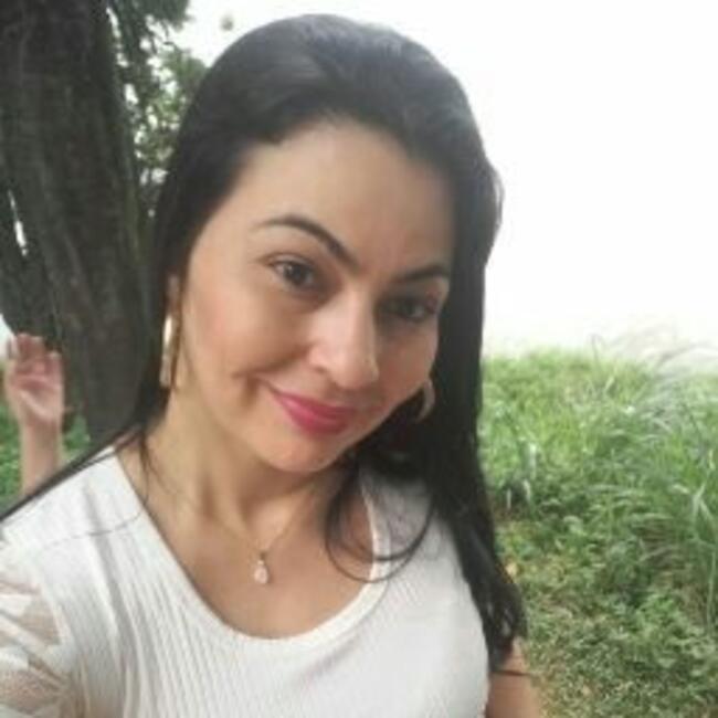 Babysitter in Uberlândia: Giselle