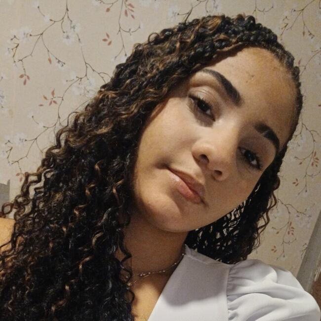 Babá em Feira de Santana: EVELYN