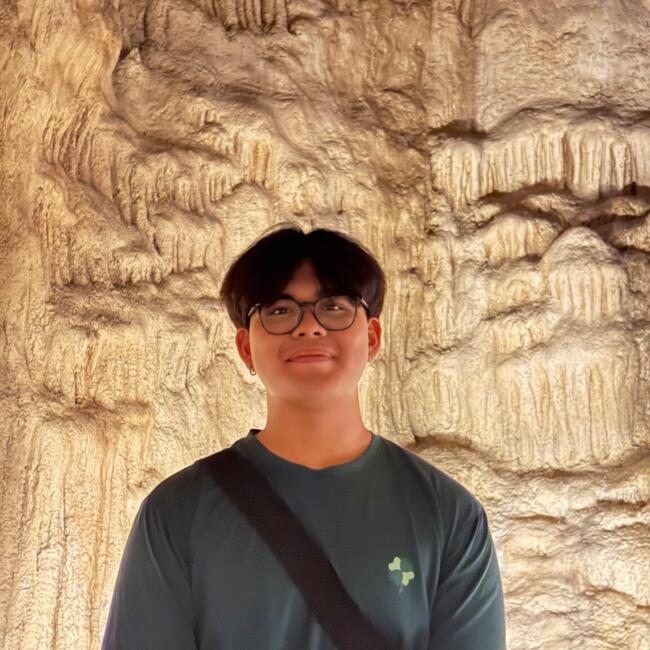 Babysitter in Singapore: Adiel
