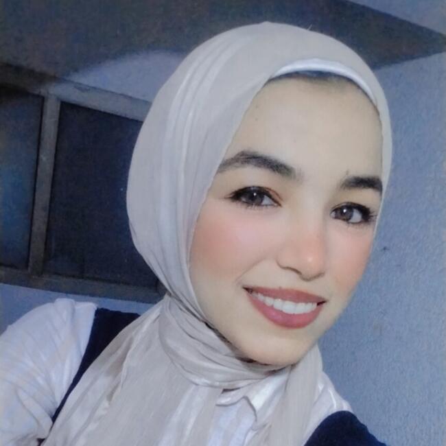 جليسة أطفال في القاهرة: Hoda