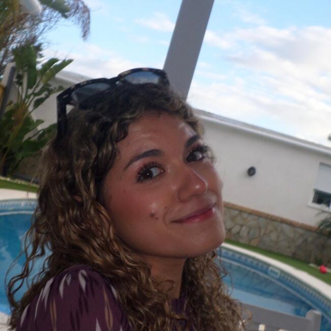 Babysitter in Seville: Cristina