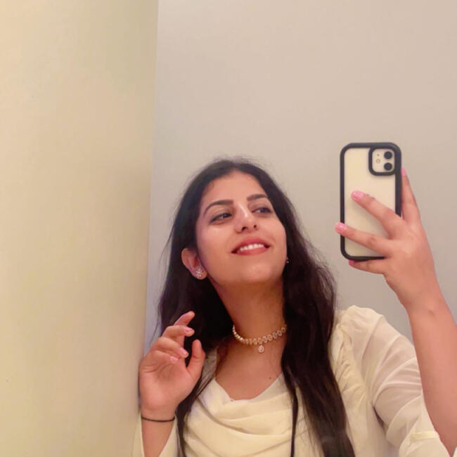 Babysitter in Lakeside (Halifax Regional Municipality): Hardeep