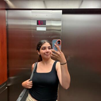Babysitter in Montreal: Kiana