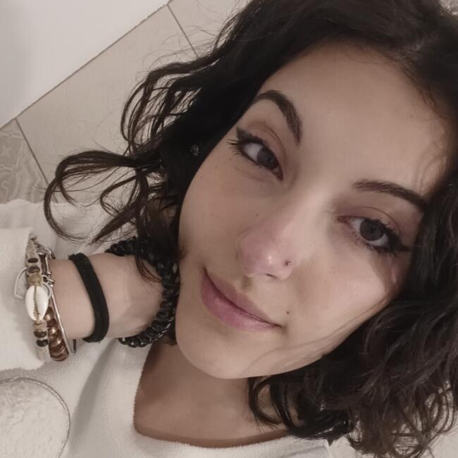 Babysitter in Bonifati: Melissa