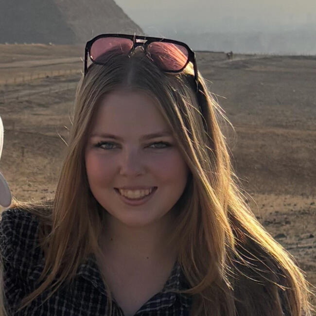 Babysitter in Canberra: Taylor