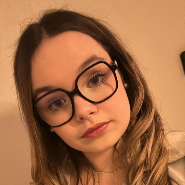 Babysitter in Brizay: Chloé