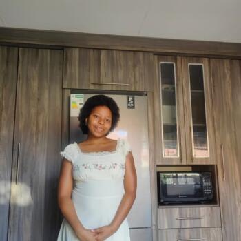 Babysitter Tlhabane: Molemo