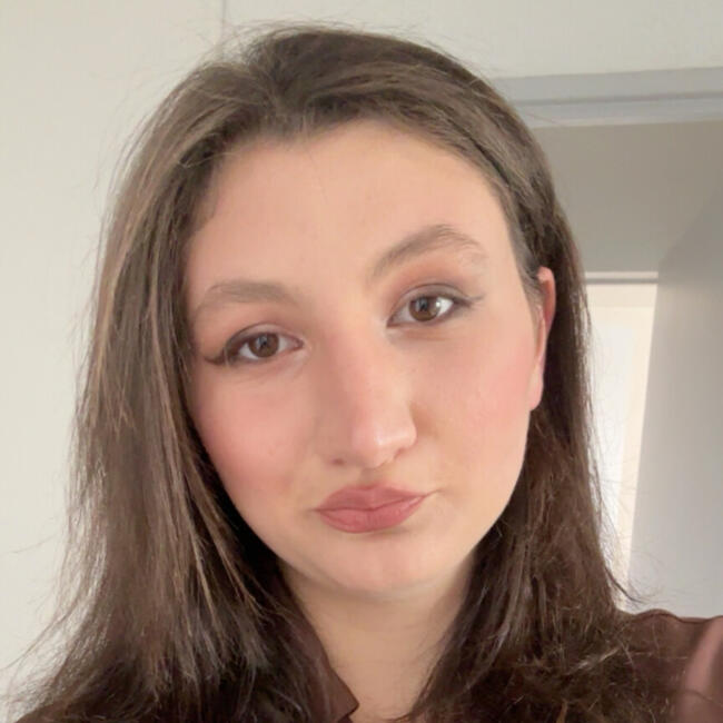 Baby-sitter à Anglet: Elmira