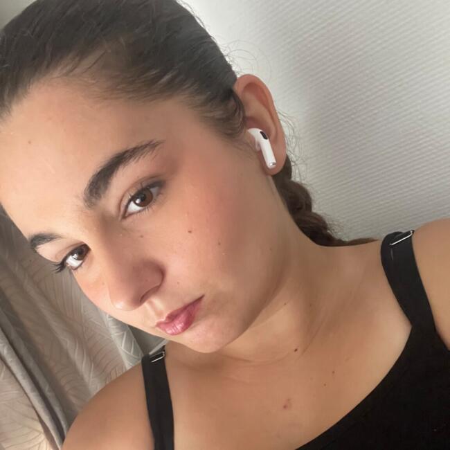 Baby-sitter à Melun: Candice