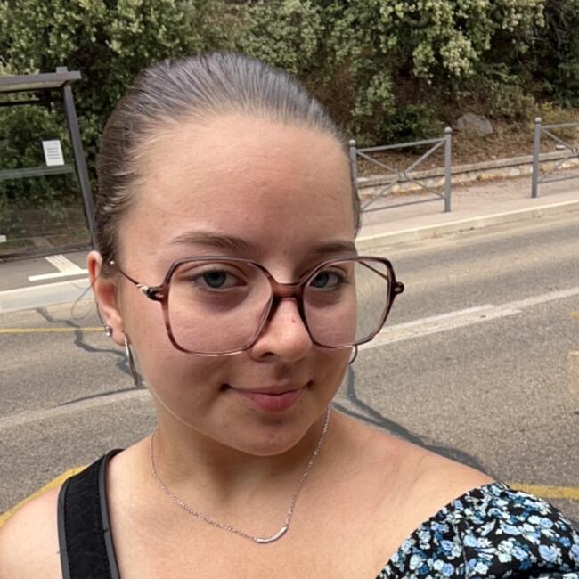 Babysitter in Saint-Cannat: Morgane