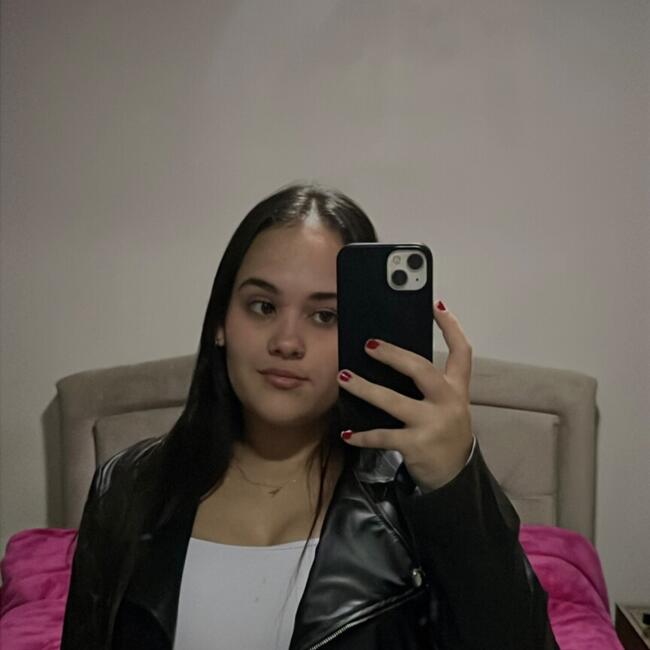 Babá em Tubarão: Angélica