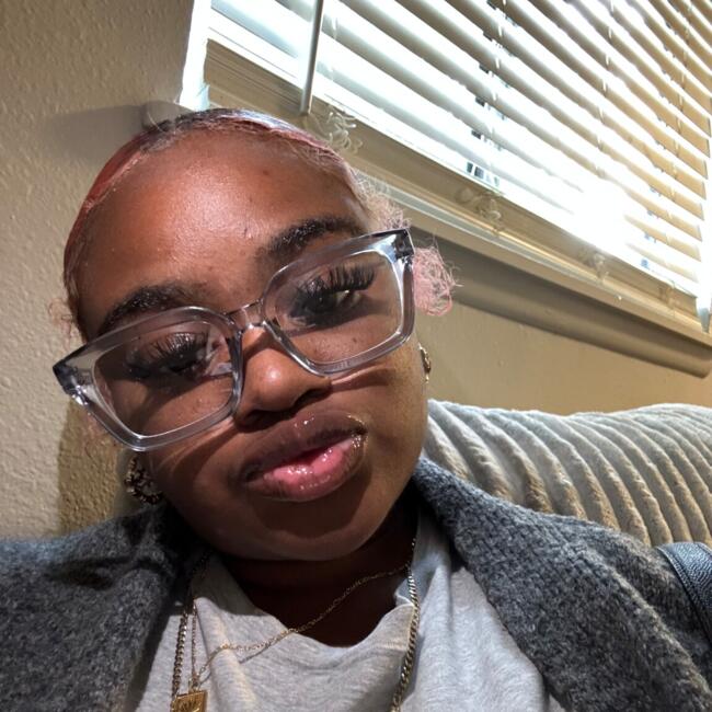Babysitter in Bridgeport: Andrea