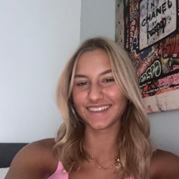Babysitter in Rome: Carola