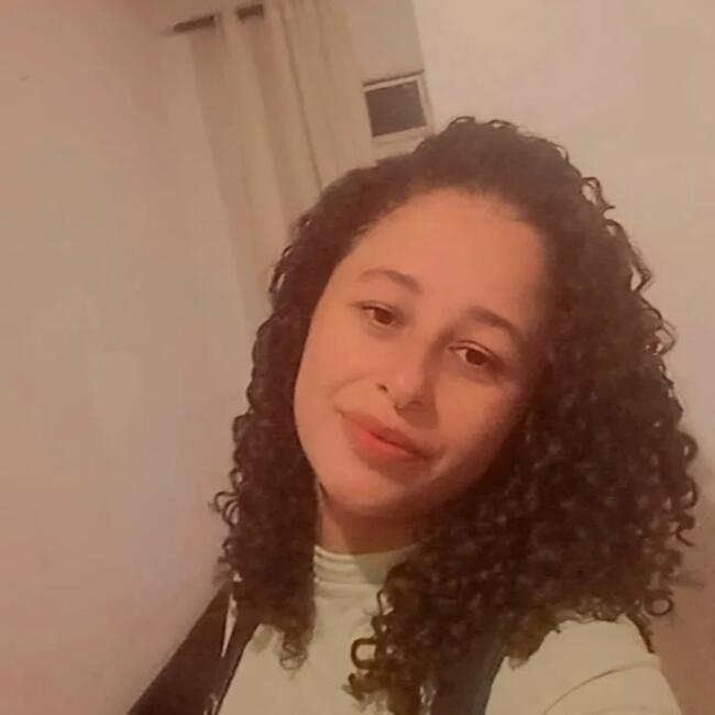 Babysitter in Mem Martins: Daniele Carolina Miranda Dias
