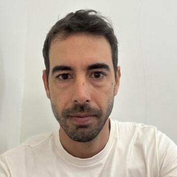 Babysitting job in Singapore Island: Vitor