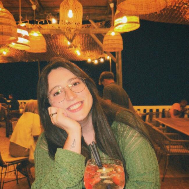 Babysitter em Lagoa: Maria