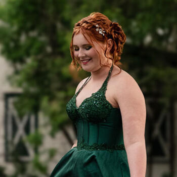 Baby-sitter in Cochrane: Robyn