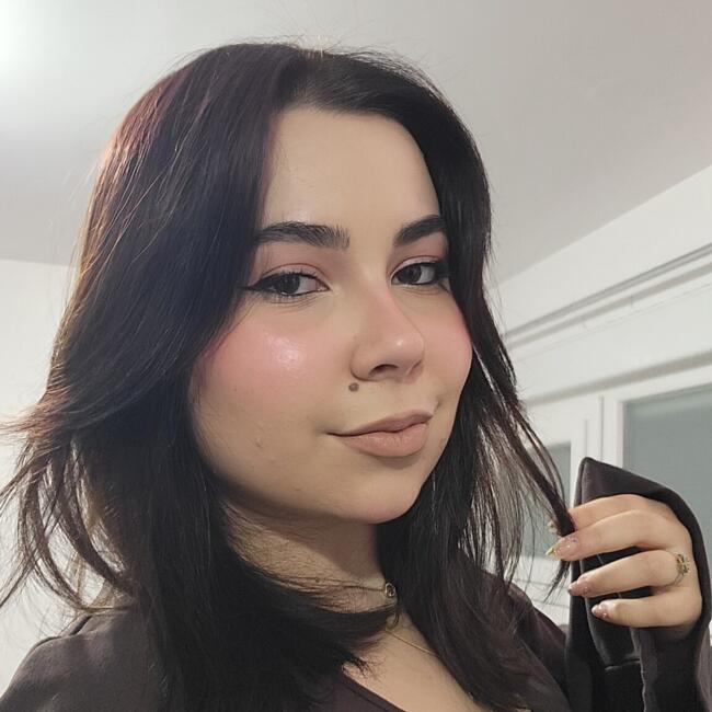 Ama em Chaves: Cláudia