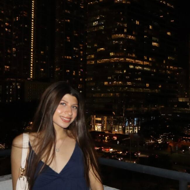 Babysitter in Pinecrest (Florida): Izabella