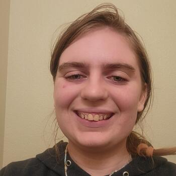 Babysitter in Fresno: Julie