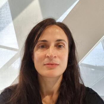 Trabajo de cuidador(a) en San Sebastián: trabajo de canguro Ana