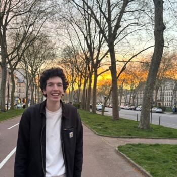 Babysitter in Versailles: Valentin