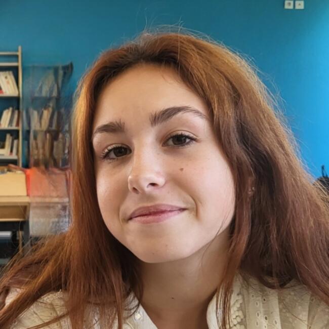 Babysitter in Saint-Égrève: Lou
