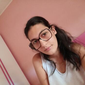 Babysitter a Taranto: Sharon